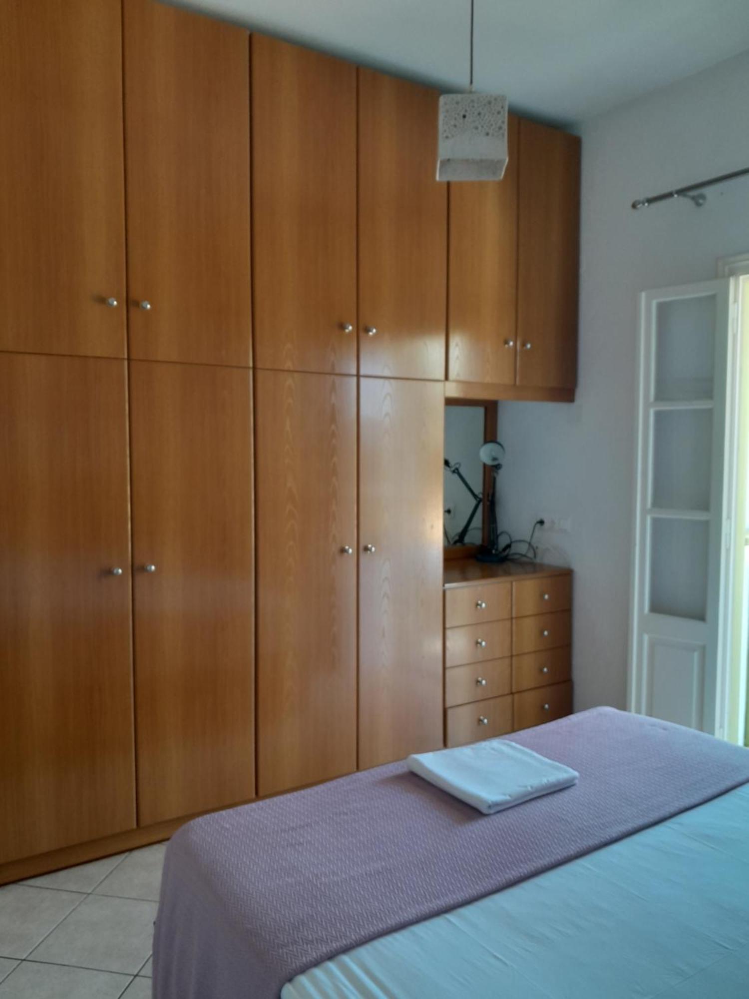 Simeon Apartment *