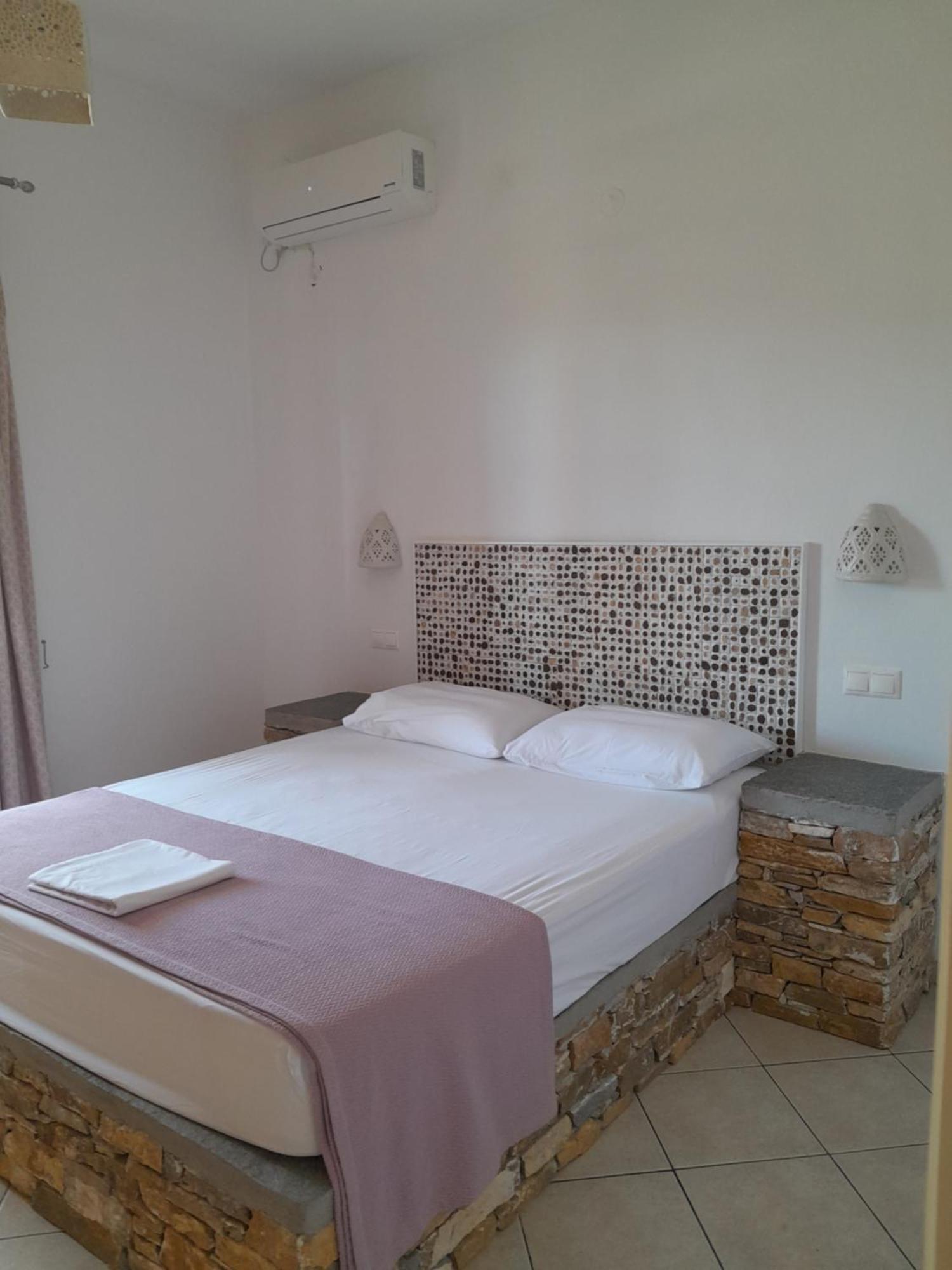 Simeon Apartment